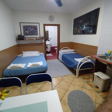 Bed and Breakfast Monolocale à Naples Extérieur photo